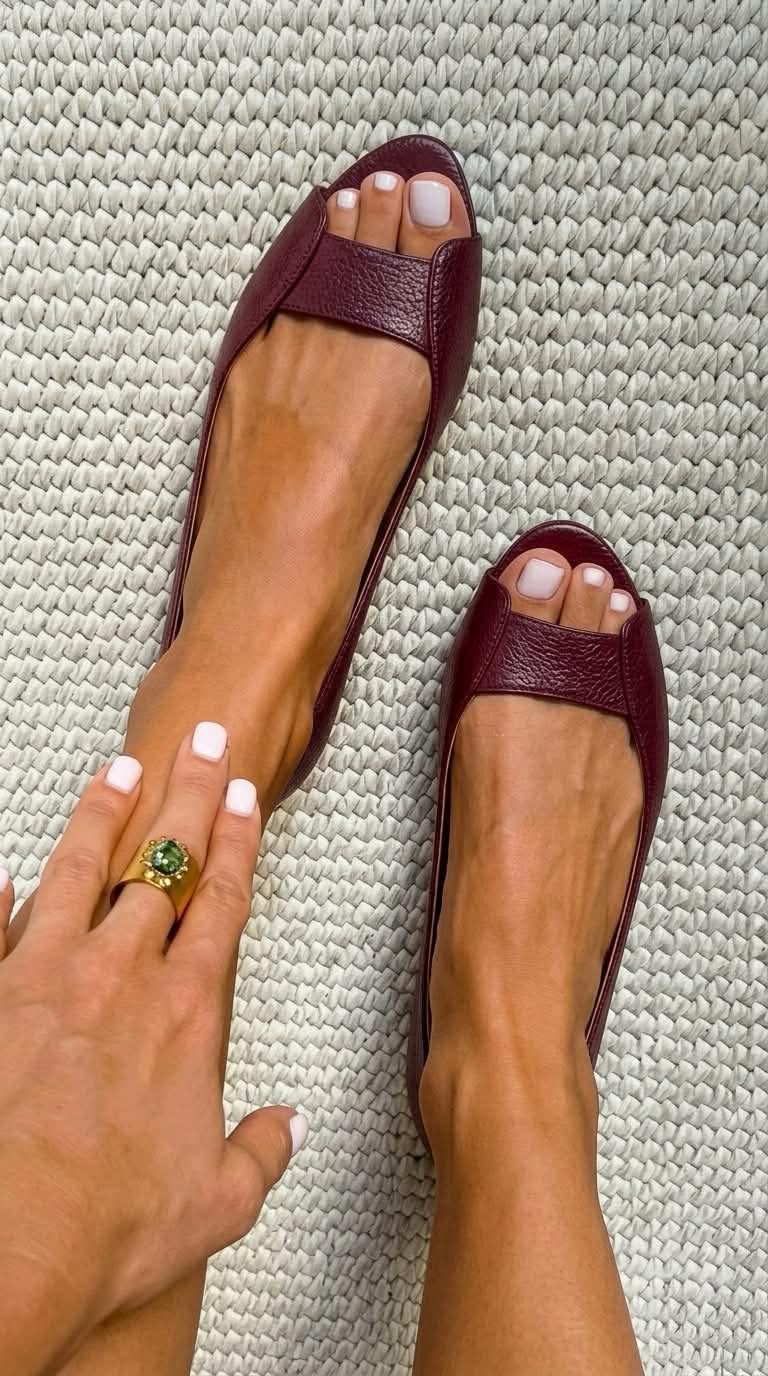 ADELINA SANDÁLIAS DOURADAS CONFORTO CHIC